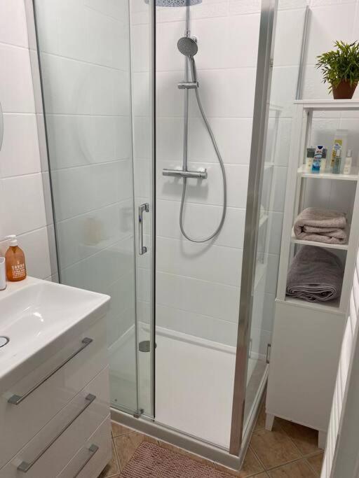 Chambre Avec Entree Independante Situation Ideale 세리스 외부 사진
